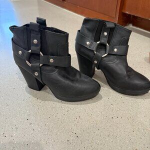 TopShop  "Alexus" Moto Bootie Heeled ankle boot size 9